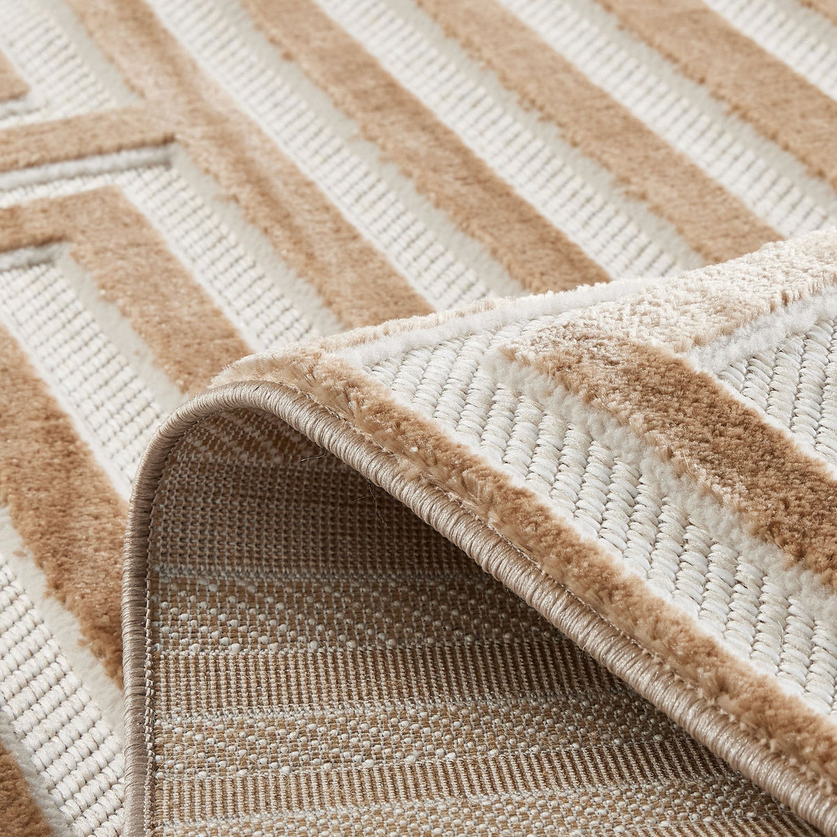 Loopin 338 Beige – In- & Outdoor Teppich mit abstraktem Muster