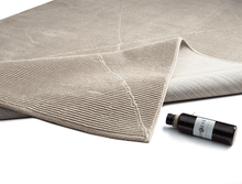 Lade das Bild in den Galerie-Viewer, Teppich Sign 1903 70-Beige