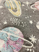 Lade das Bild in den Galerie-Viewer, Kinderteppich Pastel Kids Weltraum