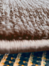 Lade das Bild in den Galerie-Viewer, Teppich Brandon-Brown