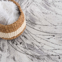 Lade das Bild in den Galerie-Viewer, Teppich Chic 199 Grau