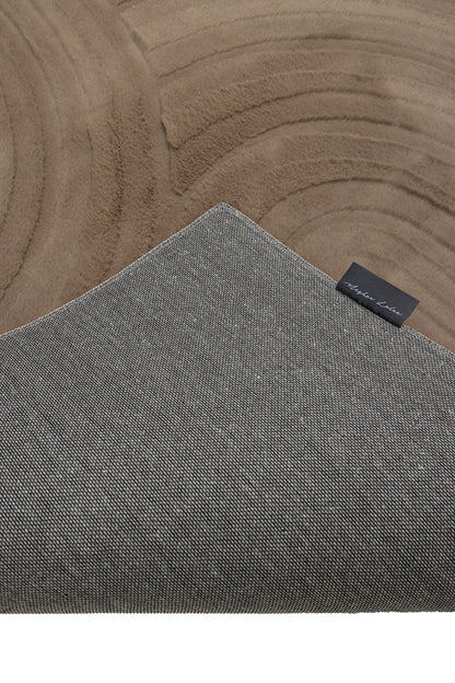 Cosmic 526 Taupe