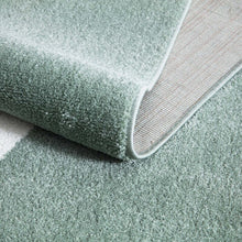 Lade das Bild in den Galerie-Viewer, Kinderteppich Anime 921 Grün
