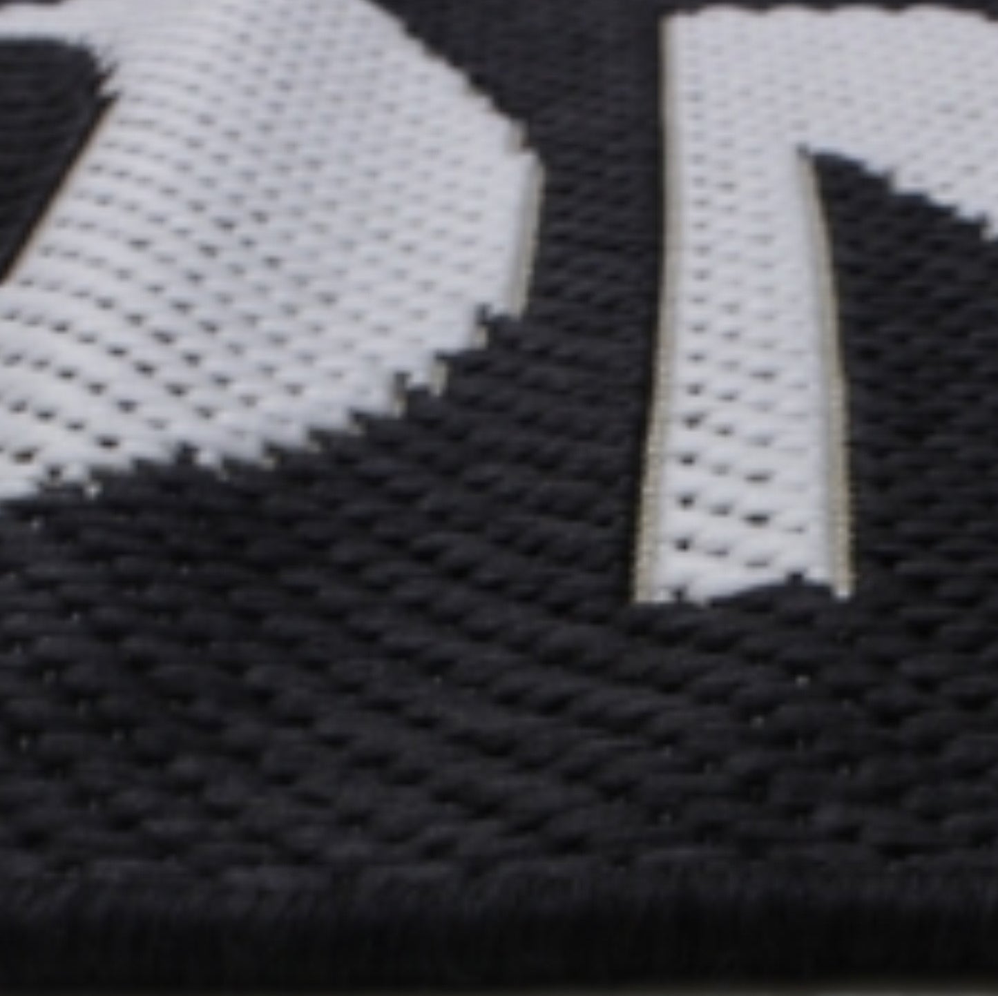 Indoor & Outdoor Kurzflorteppich Black – Maestro