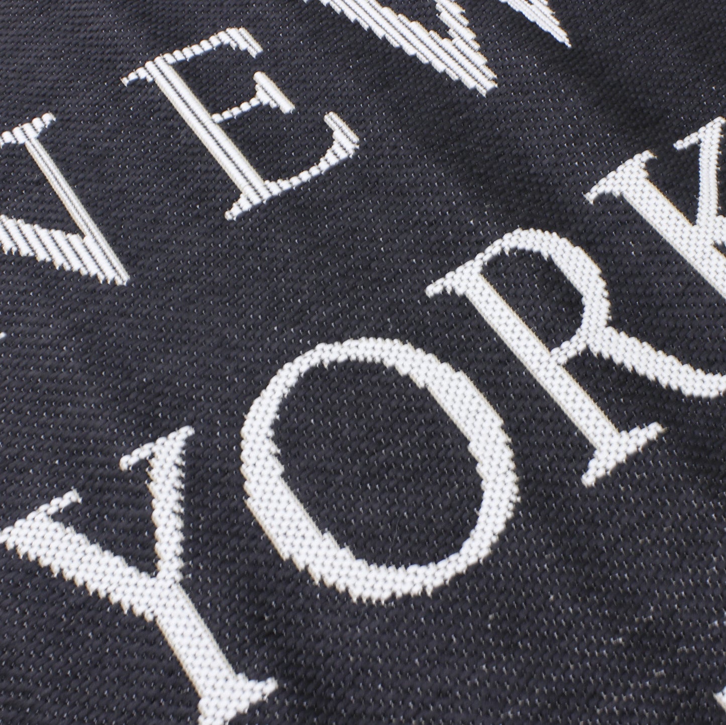 Indoor & Outdoor Kurzflorteppich Black – Maestro